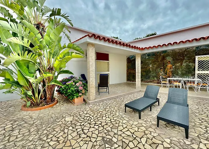 Villa Paola By The Sea